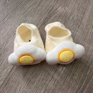 ❌SOLD❌ ✴️ FREE ✴️ with purchase! 💜 ⛅️ Partly sunny Newborn/ Infant Socks 🧦